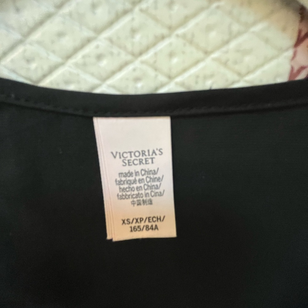 Victoria’s Secret Long Robe🖤 - Picture 6 of 7